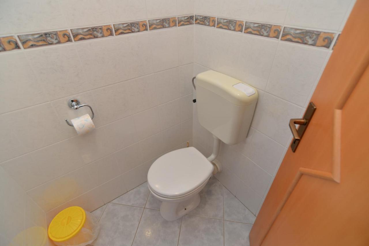 Apartments Elvis 1299 Vrsar Bagian luar foto