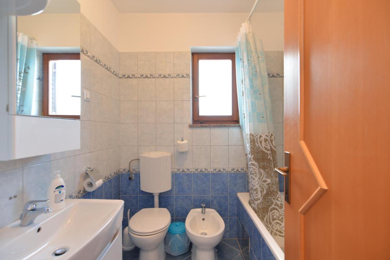 Apartments Elvis 1299 Vrsar Bagian luar foto