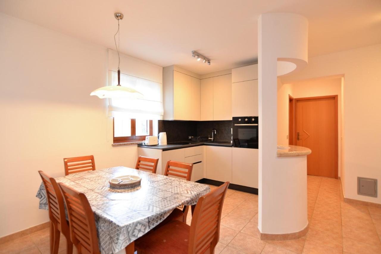 Apartments Elvis 1299 Vrsar Bagian luar foto