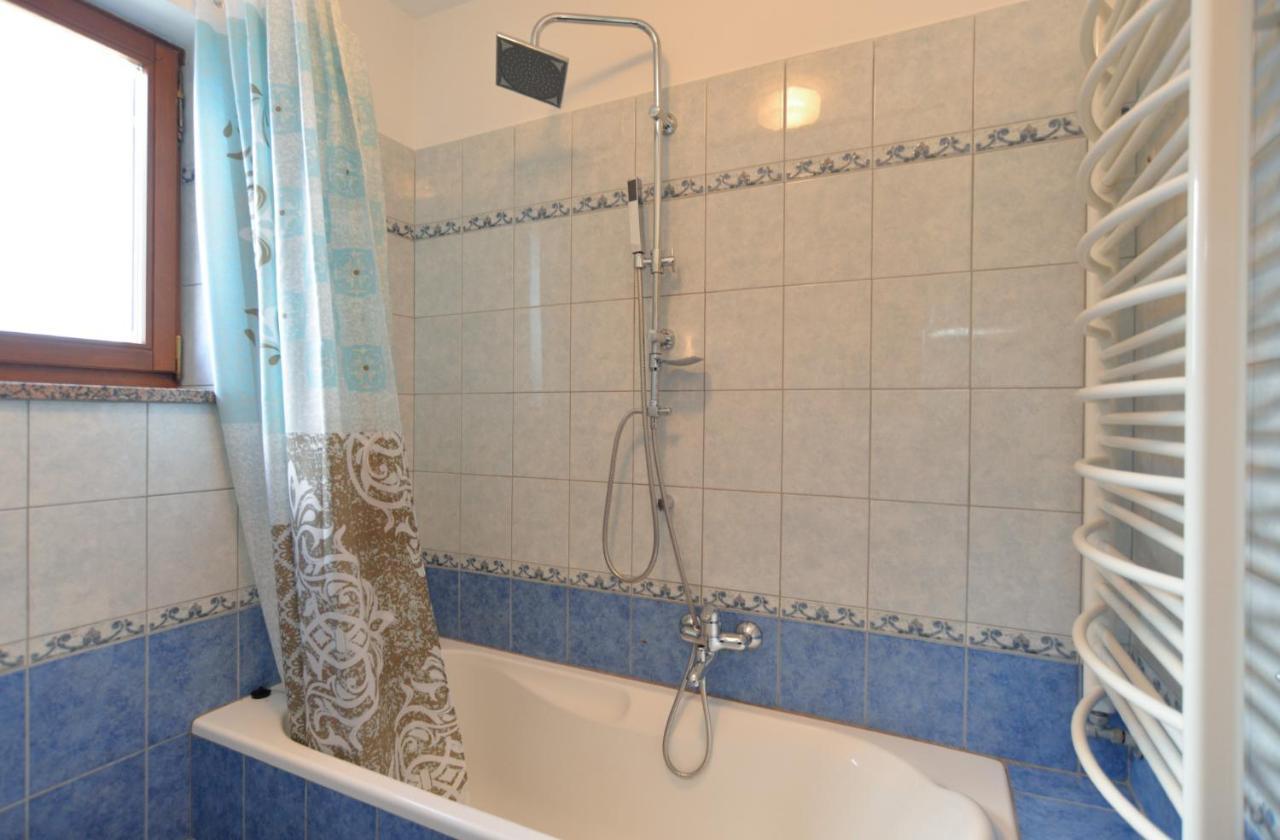 Apartments Elvis 1299 Vrsar Bagian luar foto