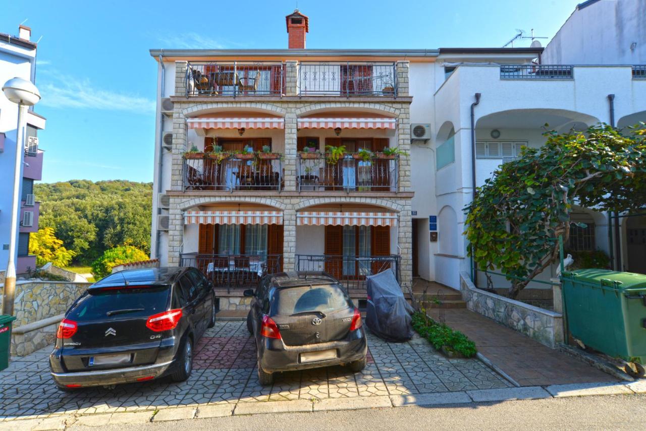Apartments Elvis 1299 Vrsar Bagian luar foto