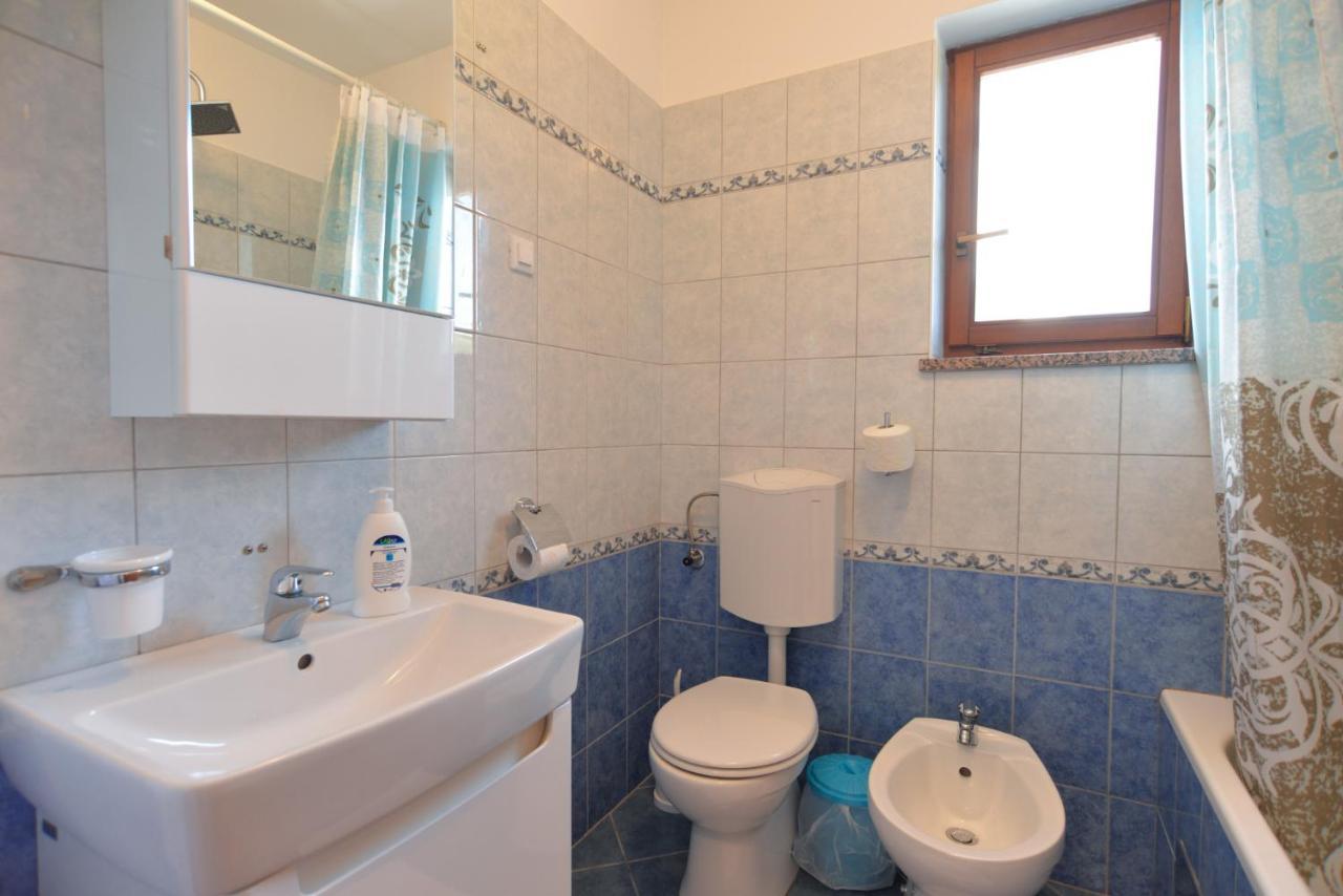 Apartments Elvis 1299 Vrsar Bagian luar foto