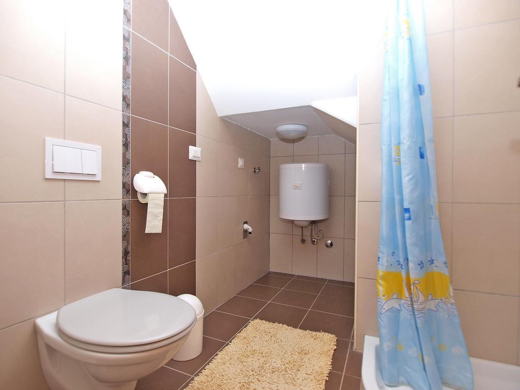 Apartments Elvis 1299 Vrsar Bagian luar foto