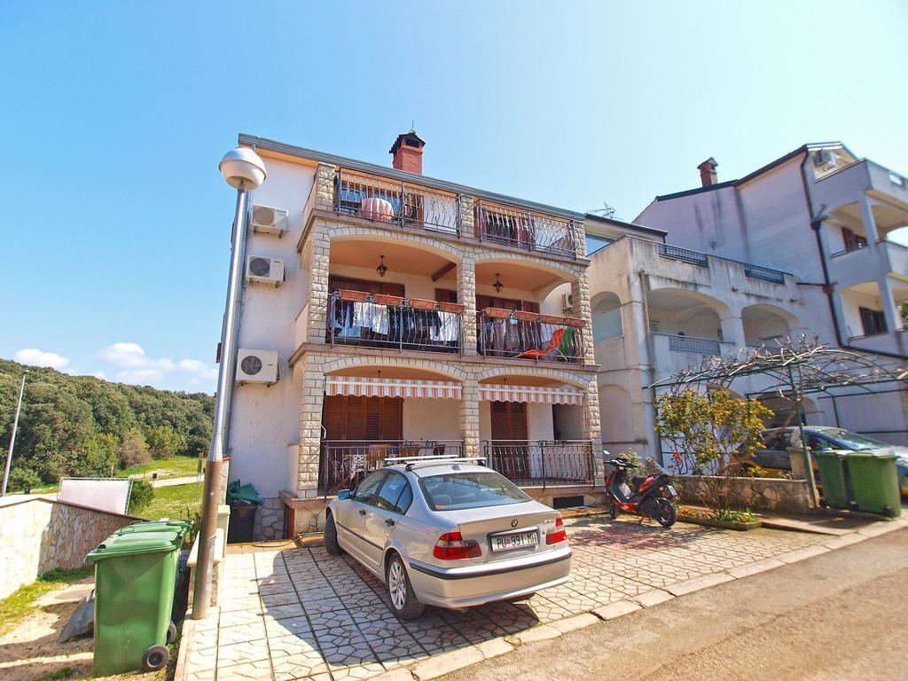 Apartments Elvis 1299 Vrsar Bagian luar foto